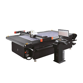 Режущий планшетный плоттер с конвейерным столом B4